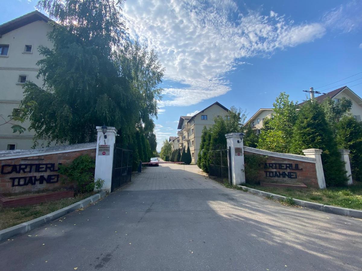 Wanderlust Home Cream, Rasnov Apt For 4, Wifi And Free Parking ภายนอก รูปภาพ