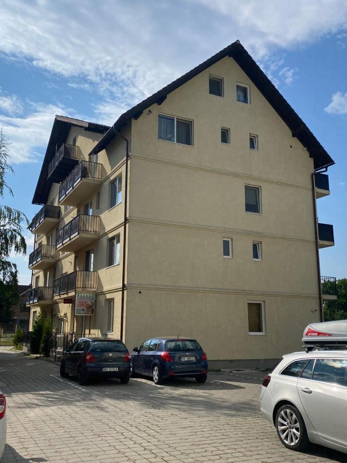 Wanderlust Home Cream, Rasnov Apt For 4, Wifi And Free Parking ภายนอก รูปภาพ