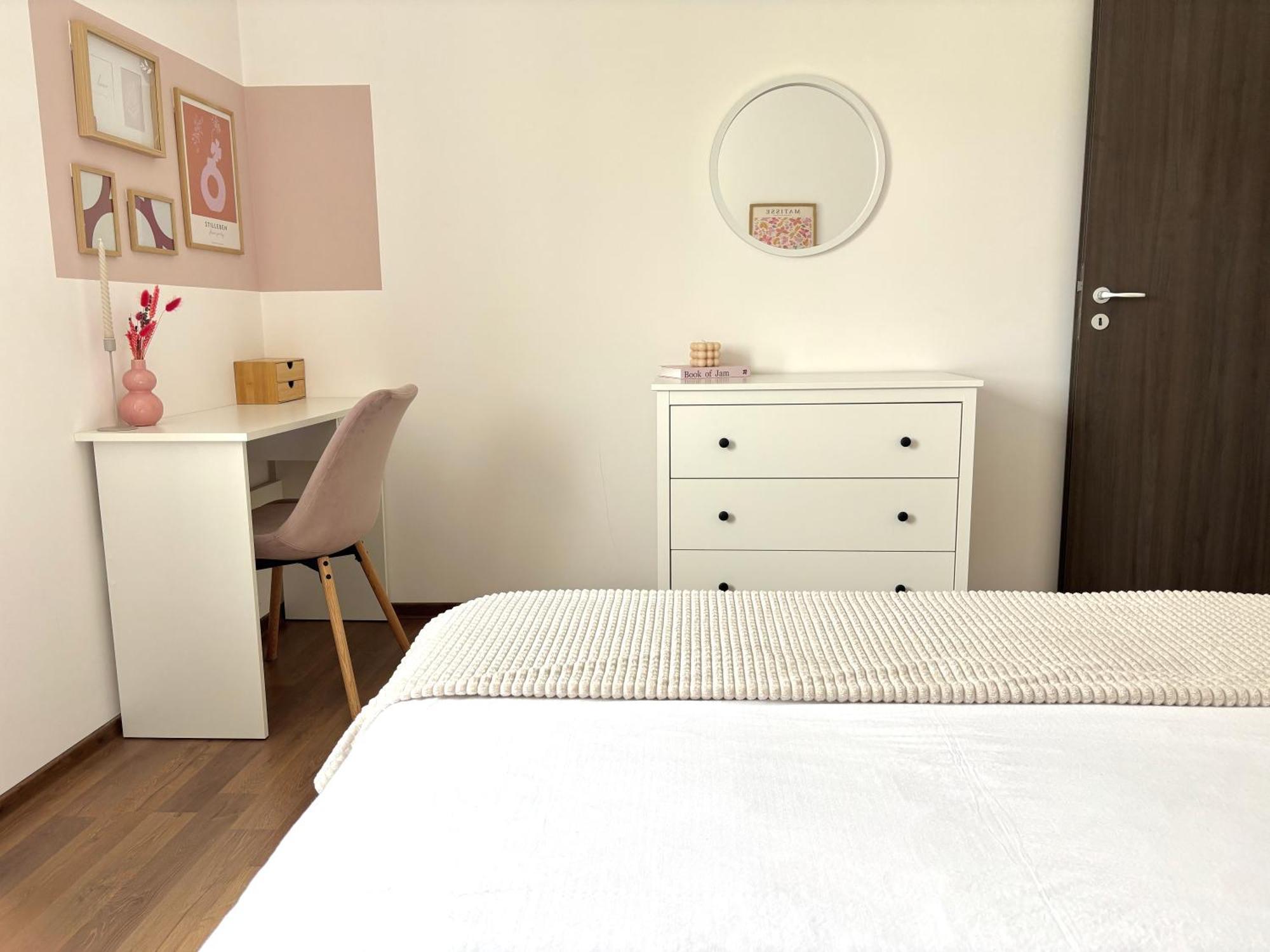 Wanderlust Home Cream, Rasnov Apt For 4, Wifi And Free Parking ภายนอก รูปภาพ