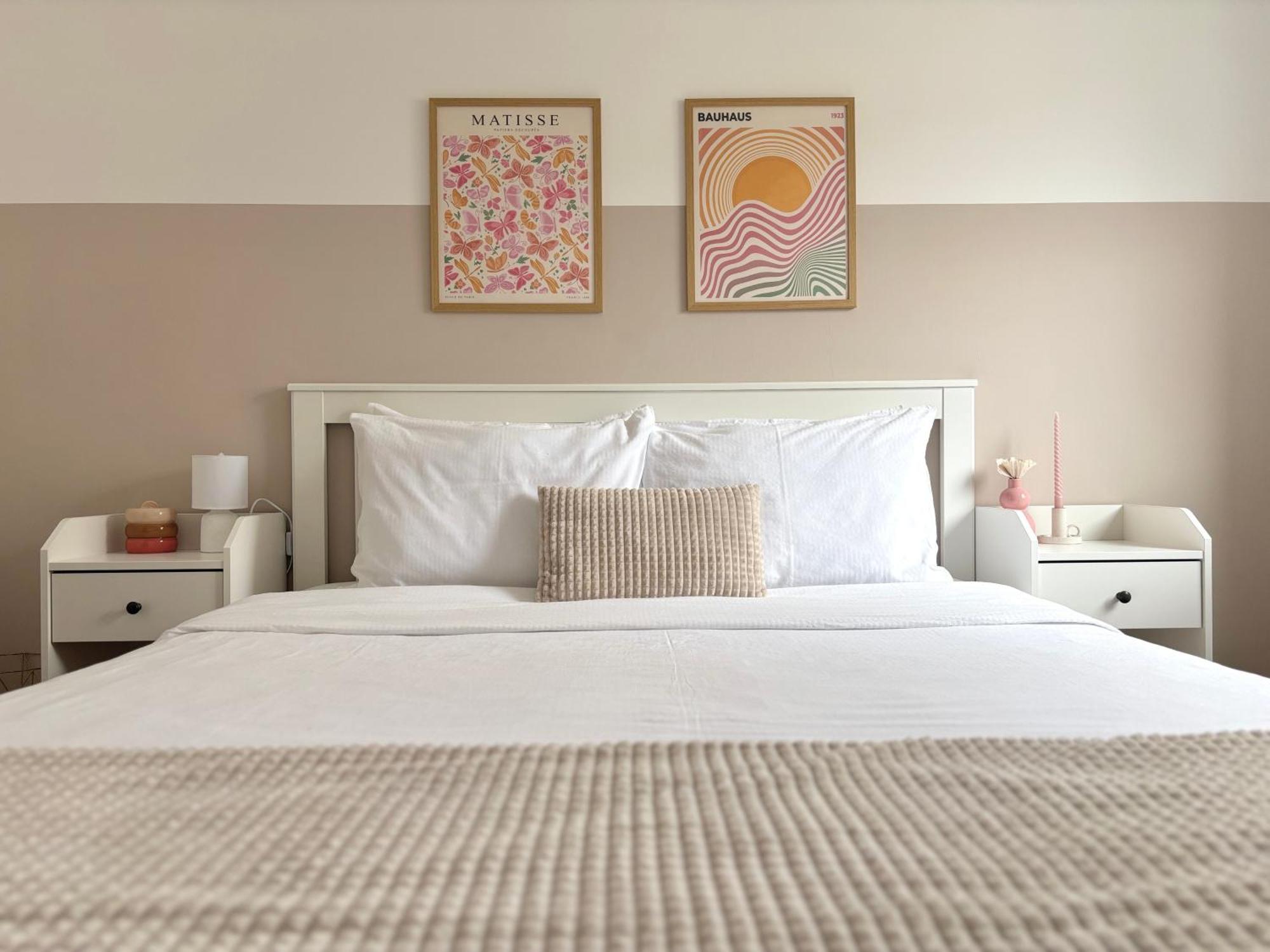 Wanderlust Home Cream, Rasnov Apt For 4, Wifi And Free Parking ภายนอก รูปภาพ
