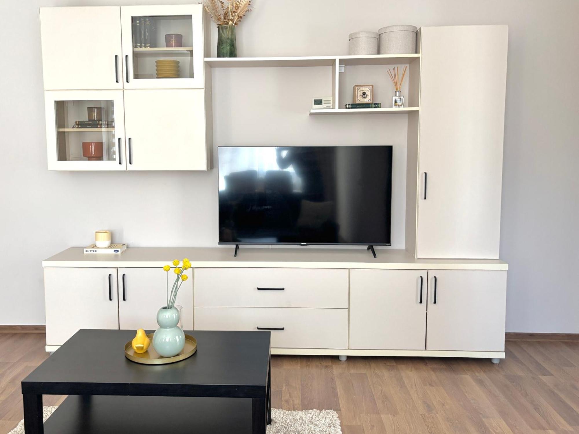 Wanderlust Home Cream, Rasnov Apt For 4, Wifi And Free Parking ภายนอก รูปภาพ