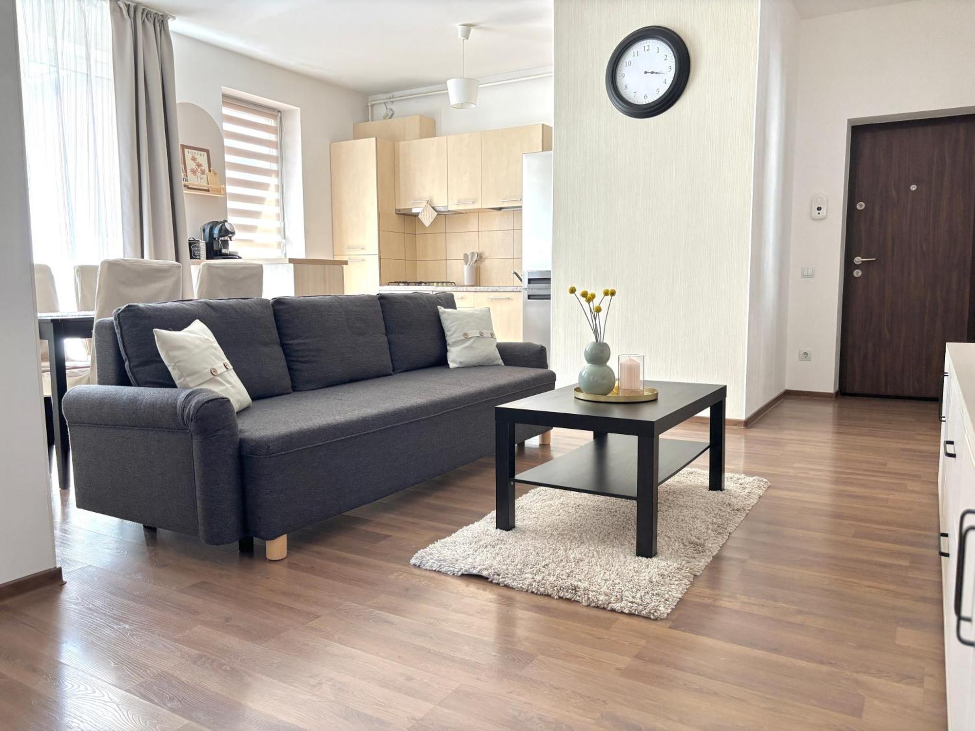 Wanderlust Home Cream, Rasnov Apt For 4, Wifi And Free Parking ภายนอก รูปภาพ