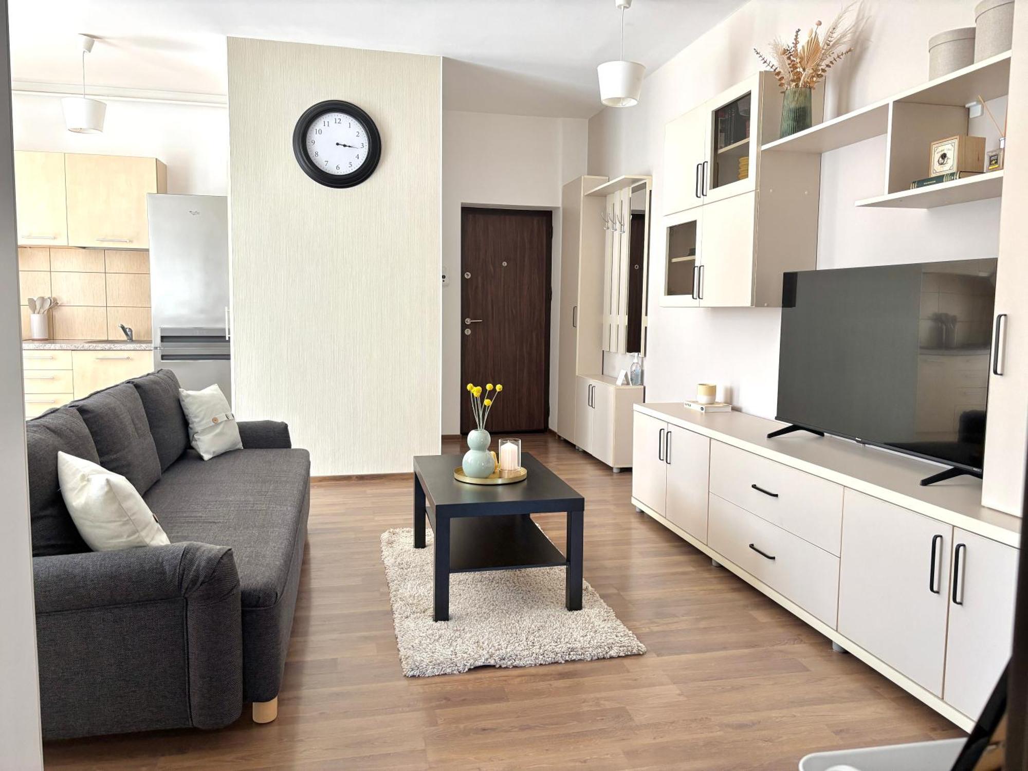 Wanderlust Home Cream, Rasnov Apt For 4, Wifi And Free Parking ภายนอก รูปภาพ