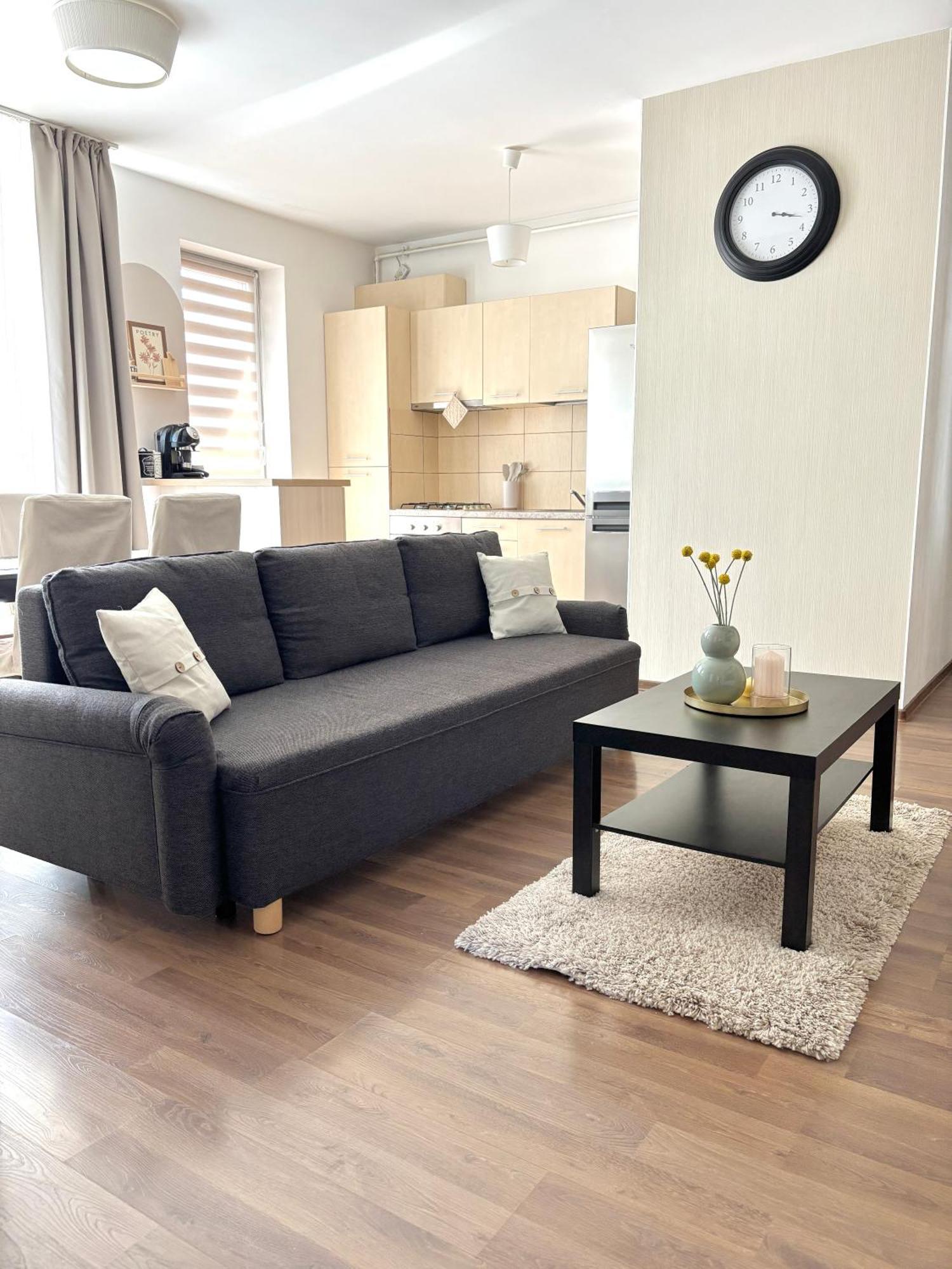 Wanderlust Home Cream, Rasnov Apt For 4, Wifi And Free Parking ภายนอก รูปภาพ